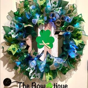 Handmade St. Patrick’s Shamrock Ribbon Prelit Wreath 26 ins LED XLW3
